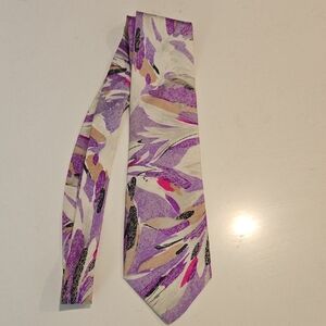 Abstract Patterned Tie in Purple and Cream With Hot Pink accents 109% Silk